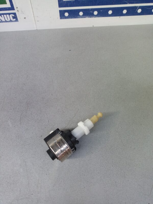 Motoras reglare inaltime far xenon 89022080 Volvo
