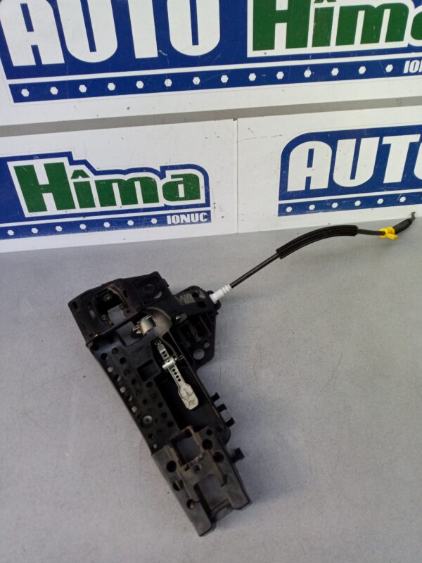 Maner usa stanga fata 8T0837885 Audi
