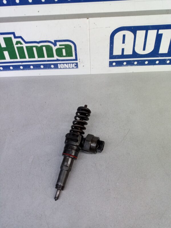 Injector 038130073AA (AT) 1.9 TDI Volkswagen PASSAT B5.5  2000-2005