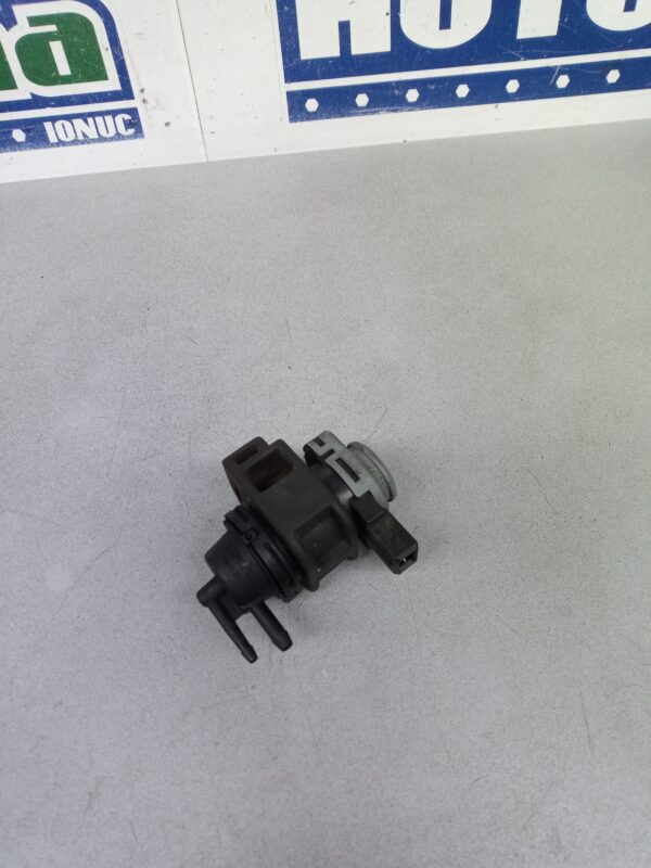 Supapa vacuum 8200575400 2.0 DCI Renault Laguna 3  2007-2020