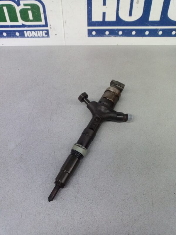 Injector 23670-0G010 2.0 D Toyota Rav4 (XA20)  2000-2006 2.0 D