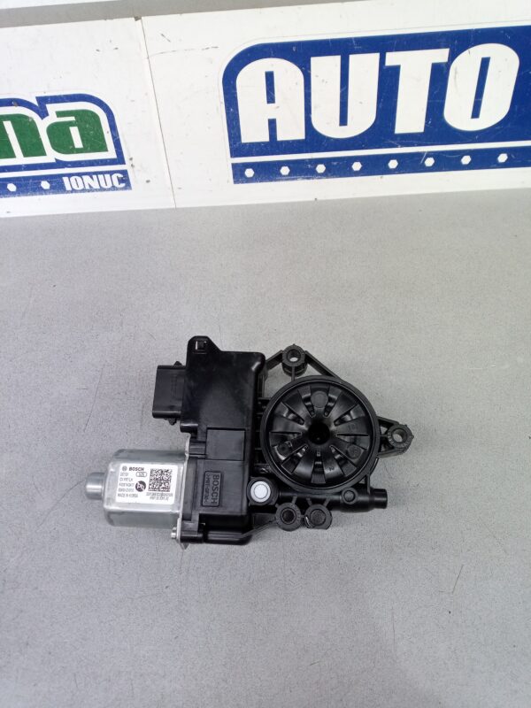 Motoras macara stanga fata 82450-CV010 Kia EV6 (CV)  2021-2024