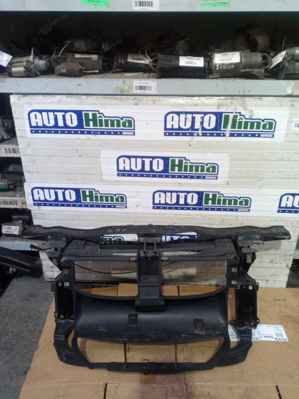 Trager / Calandru fata fara cod 2.0 D BMW Seria 3 E90 2004-2013 2.0 D