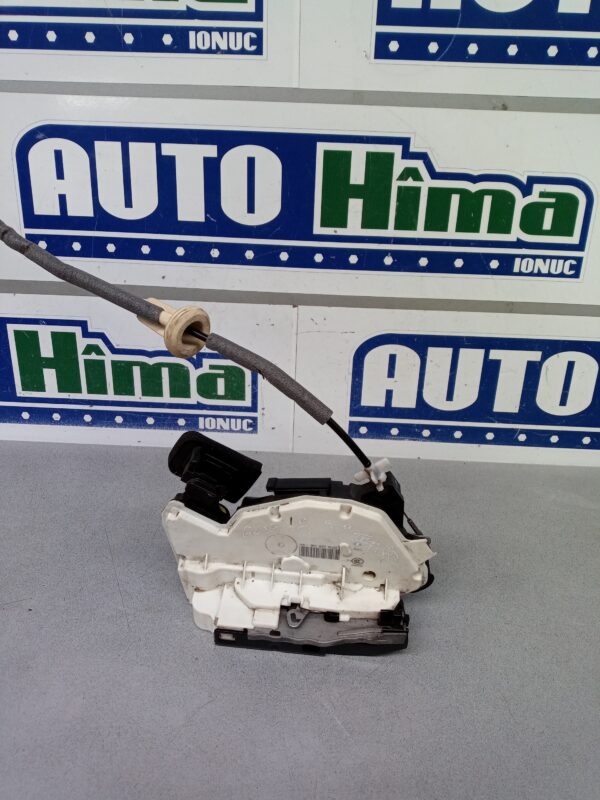 Broasca usa dreapta fata 5K1837016D Volkswagen Golf 7  2012-2020