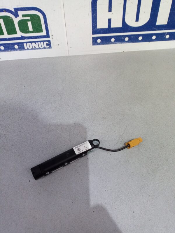 Amplificator antena 5M0035577A Volkswagen Golf 5 Plus  2004-2014