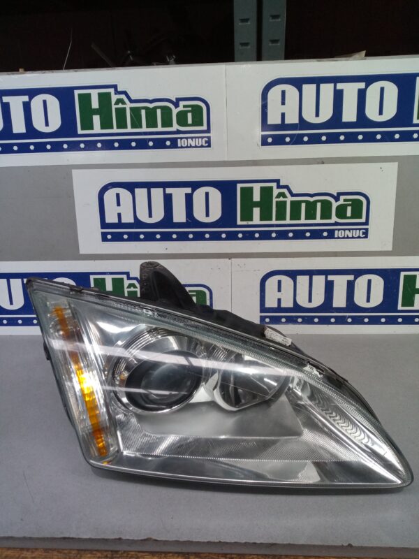 Far dreapta cu lupa 4M51-13W029-HD Ford Focus 2  2004-2010