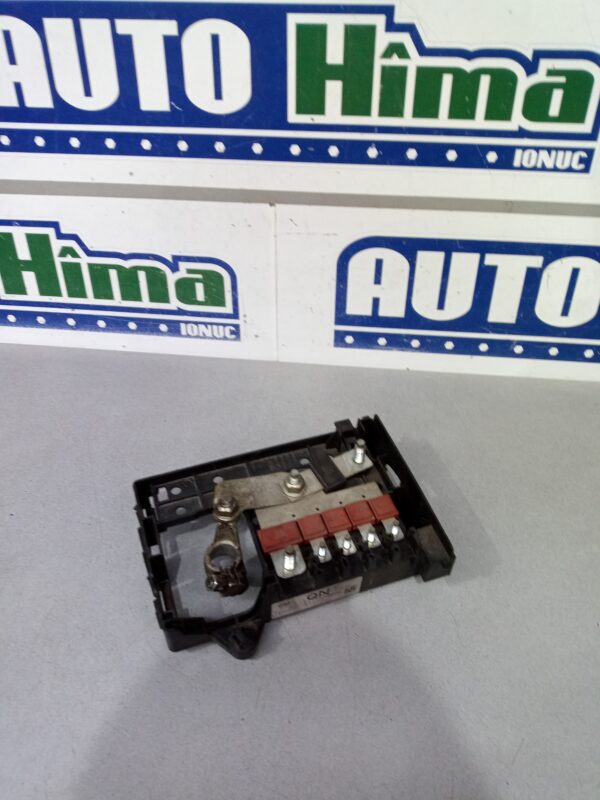 Panou sigurante borna baterie 13302307 Opel Astra J 2009-2015