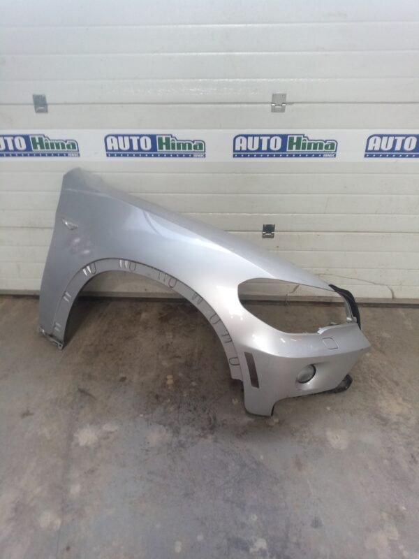 Aripa fata dreapta 51657178400(Plastic argintie) BMW X5 E70  2006-2013