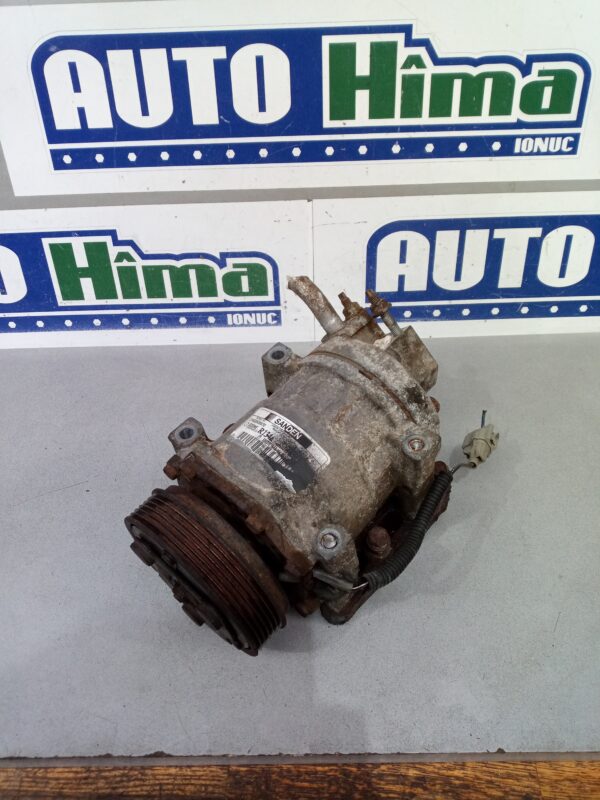 Compresor clima 55037214AB 4.0 B Jeep Cherokee (XJ)  1984-2001 4.0 B