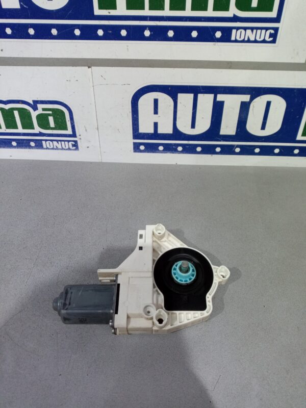 Motoras macara stanga fata 8K0959801A Audi Q7 4L  2006-2015