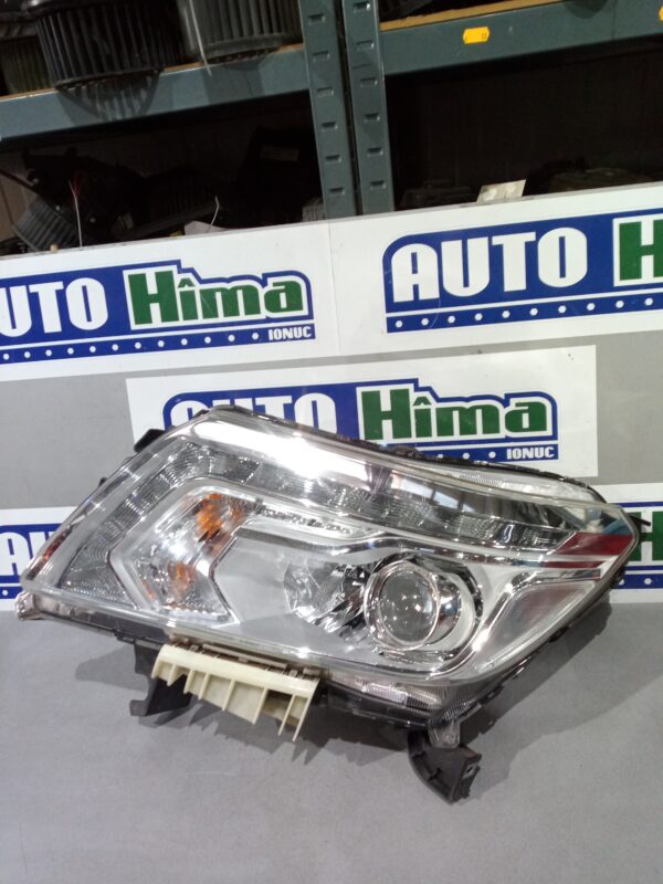 Far stanga cu LED  fara cod Nissan Navara D23  2015-prezent