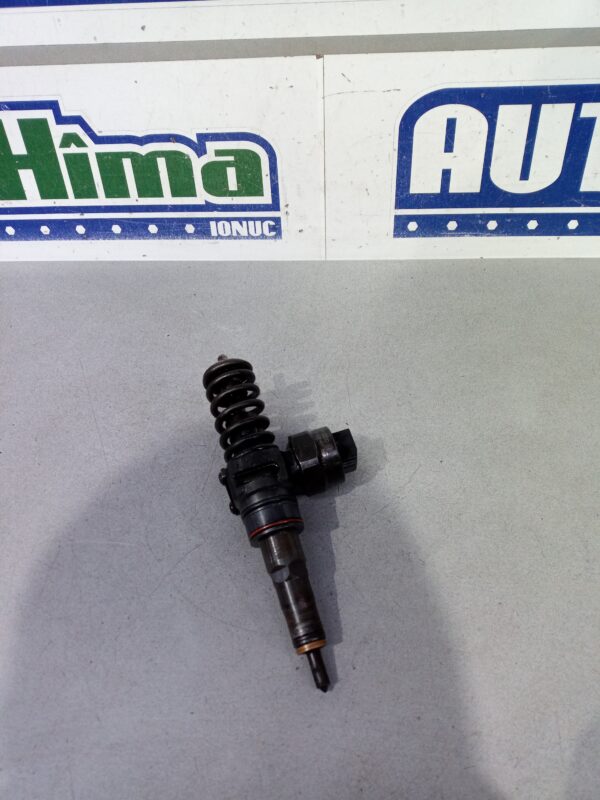 Injector 038130073AA (AT) 1.9 TDI Volkswagen PASSAT B5.5  2000-2005