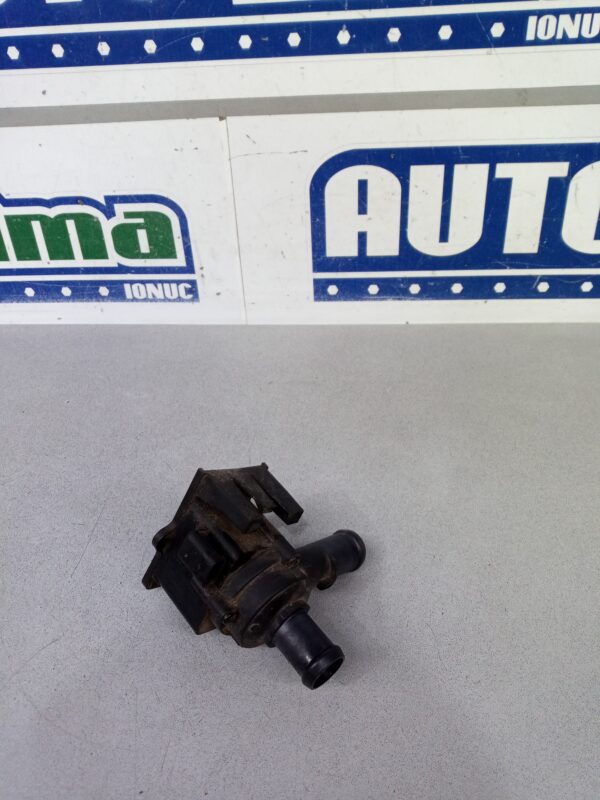 Pompa recirculare apa 06H121601M Audi A4 B8  2008-2016