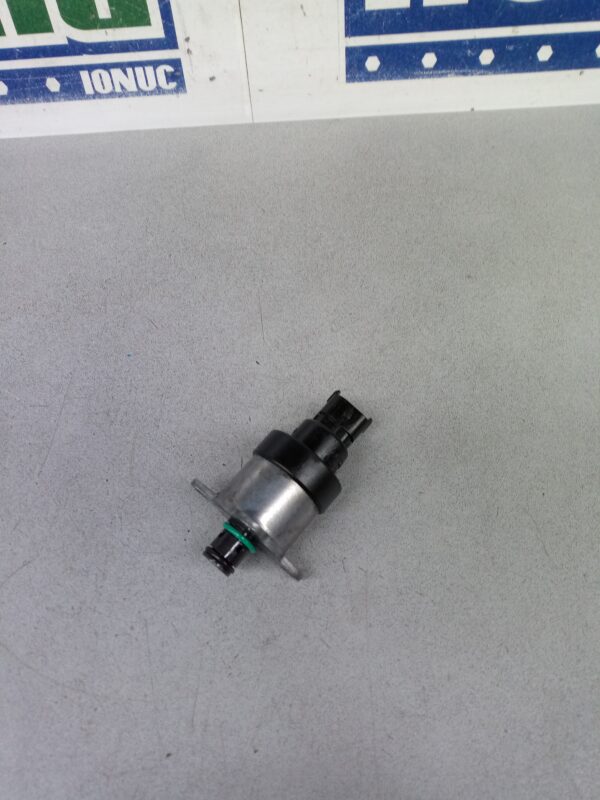 Regulator presiune combustibil pompa inalte 0928400487 1.9 DCI Renault Trafic 2  2001-2014