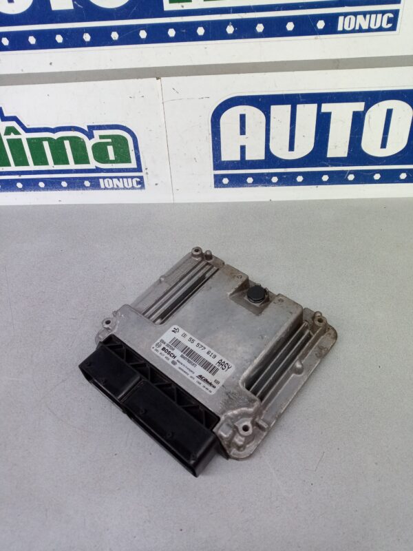 Calculator motor 55577619 0281017453 2.0 CDTI Opel Insignia A (G09)  2008-2017