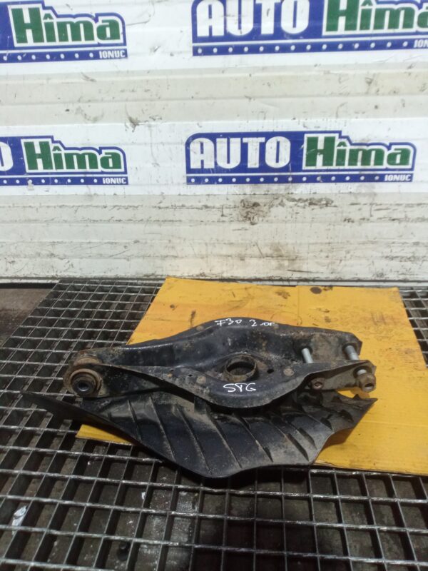 Brat axa spate stanga fara cod 2.0B(suport arc) BMW Seria 3 F30  2011-2019