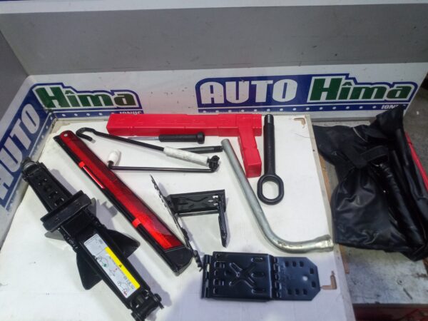 Trusa completa cric auto 5N0011031B Audi