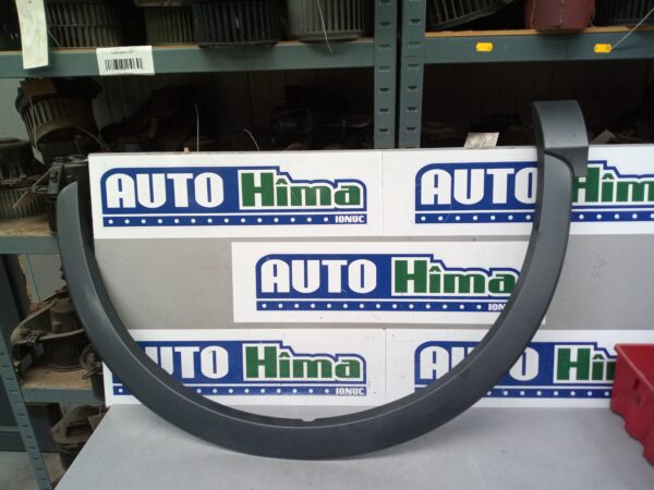 Bandou aripa dreapta fata 8U0853718A Audi