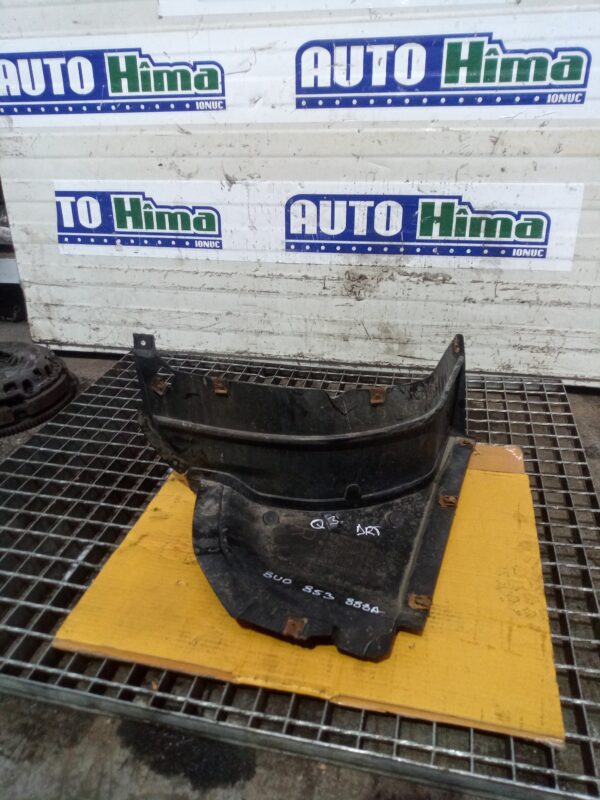 Carenaj roata fata dreapta catre fata 8U0853888A(Plastic) Audi