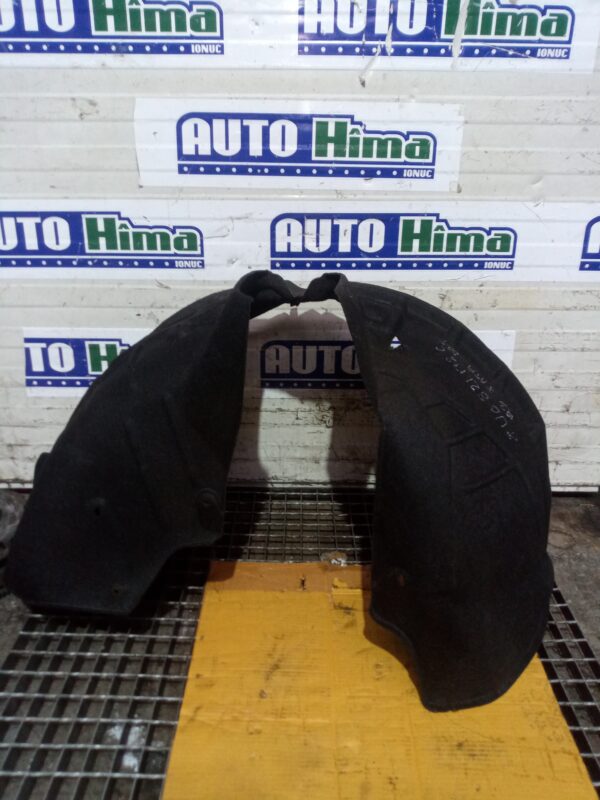 Carenaj roata fata dreapta 8U0821172C(pisla) Audi