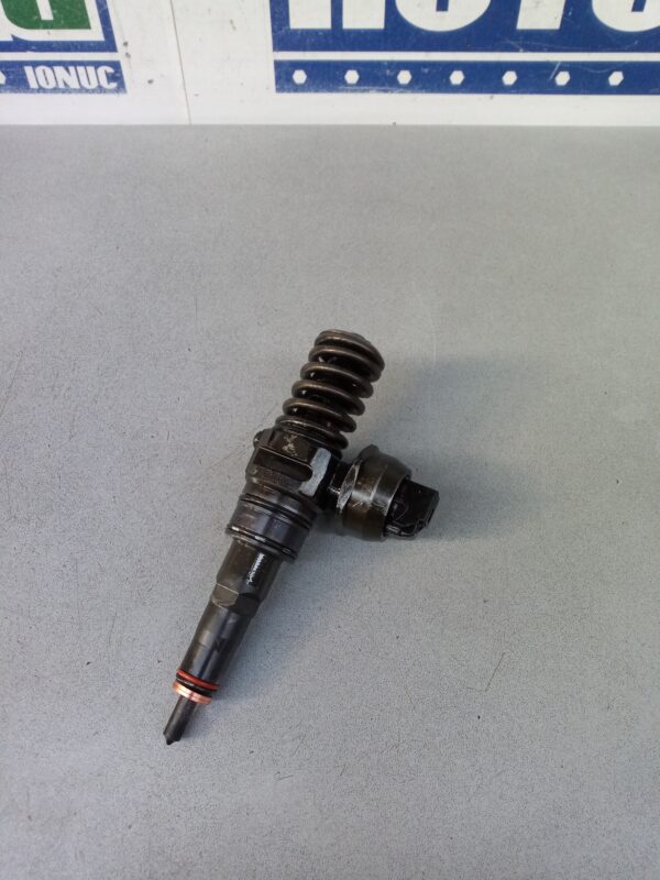 Injector 07Z130073F (CE) 2.5 TDI Volkswagen T5  2003-2015