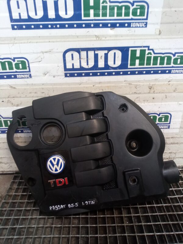 Capac peste motor fara cod 1.9TDI Volkswagen PASSAT B5.5  2000-2005 1.9TDI