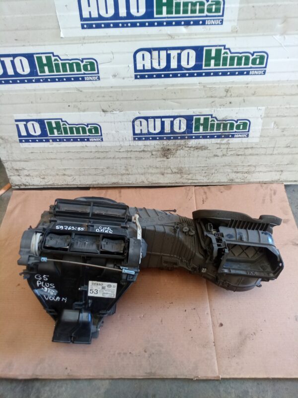 Aeroterma bord 5M1820003E(volan stanga) Volkswagen Golf 5 Plus  2004-2014