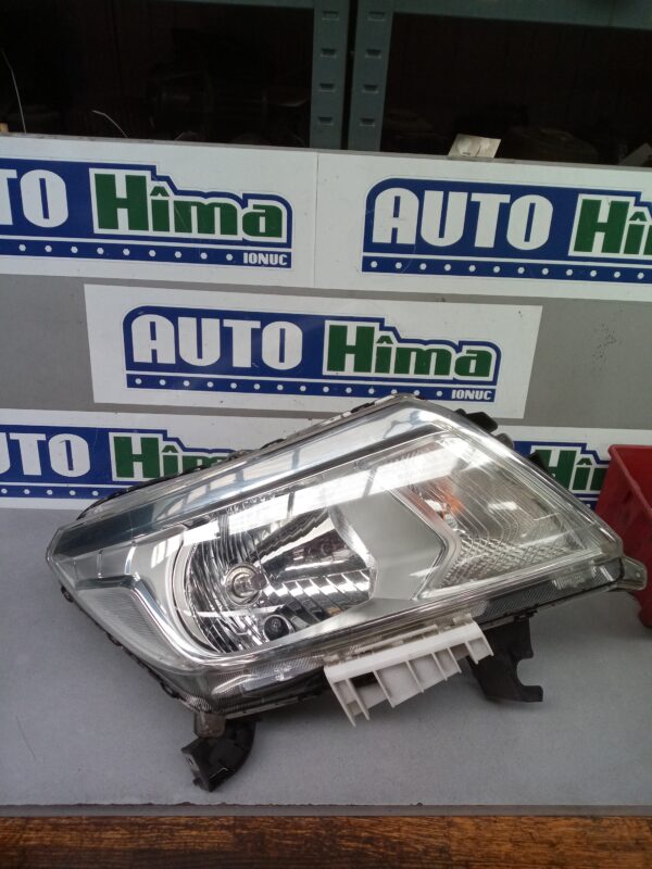 Far dreapta 26010-4KJ2A Nissan Navara D23 2015-prezent