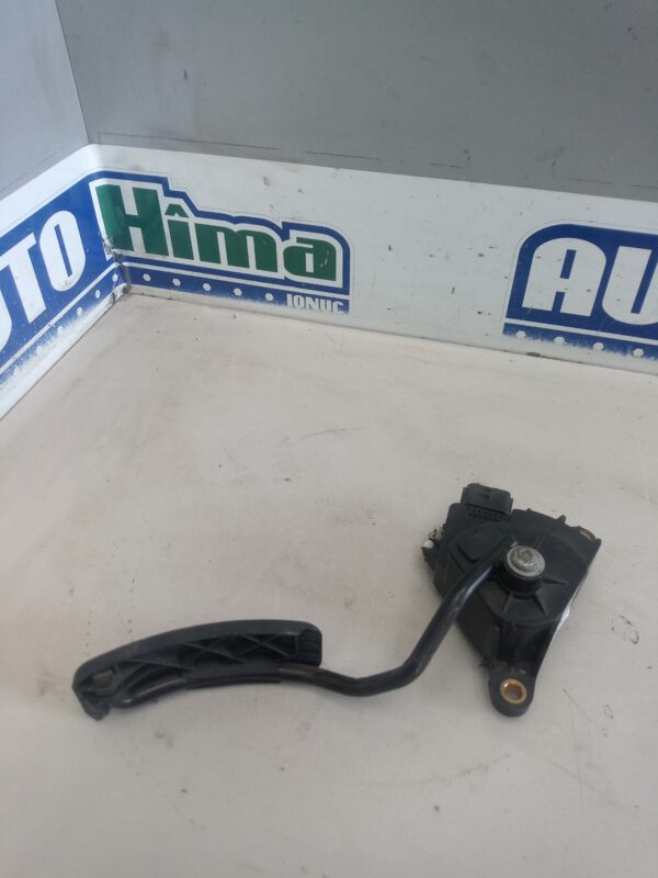 Pedala acceleratie 8200153268 / 1.4B-1.6B-2.0B Renault Megane 2 2002-2009