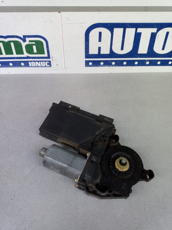 Motoras macara stanga fata  0130821765 Audi A4 B6  2000-2005