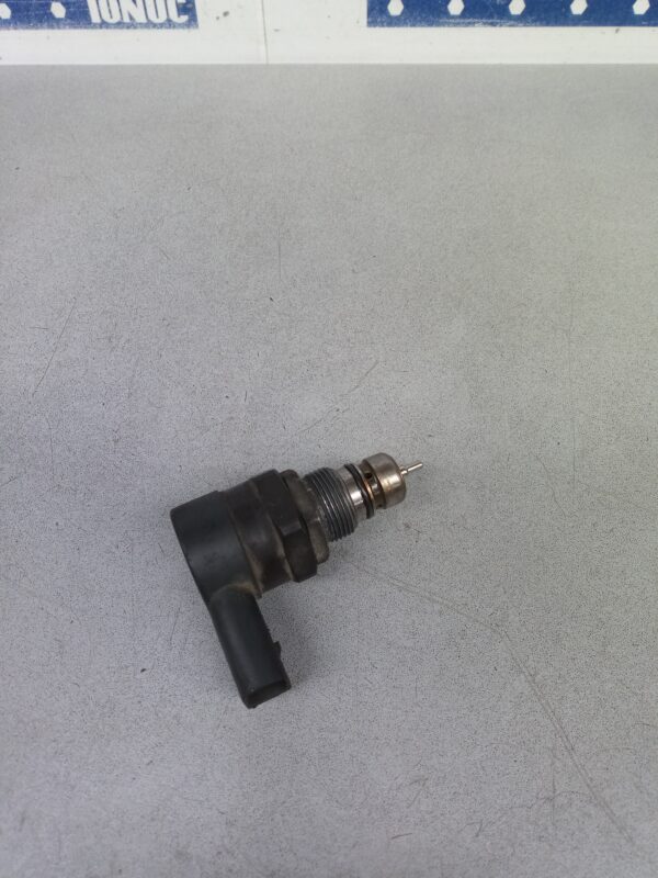 Regulator presiune combustibil 057130764B 0281002665 3.0 TDI Audi A8 4E 2002-2009