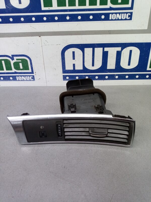 Grila aer bord stanga 4F2820902C (Volan pe dreapta) Audi A6 4F (C6)  2004-2011