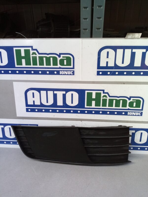 Grila bara fata dreapta 5E0807368 Skoda Octavia 3 5E  2012-2019