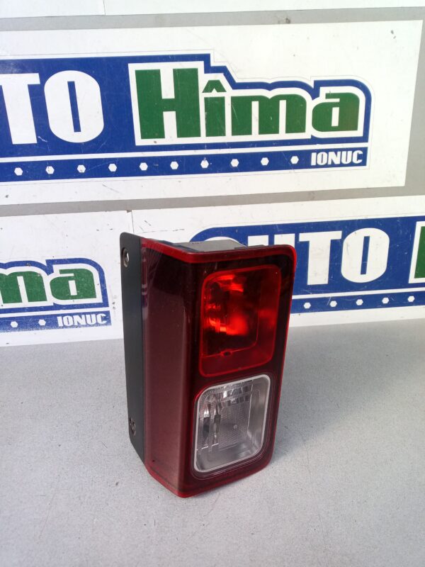 Lampa ceata dreapta 265548758R Renault Trafic 3 2014-2020