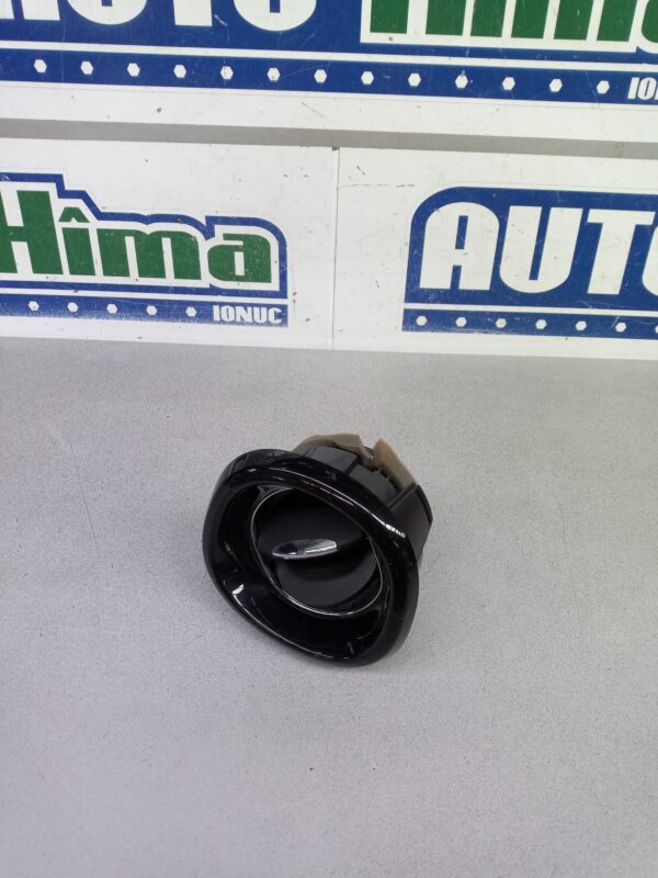 Grila aer bord dreapta 687606325R Renault Trafic 3  2014-2020