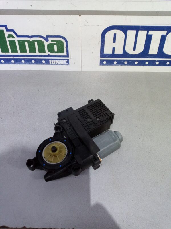 Motoras macara dreapta fata 9682495780 Citroen C4 Picasso MK1  2006-2013