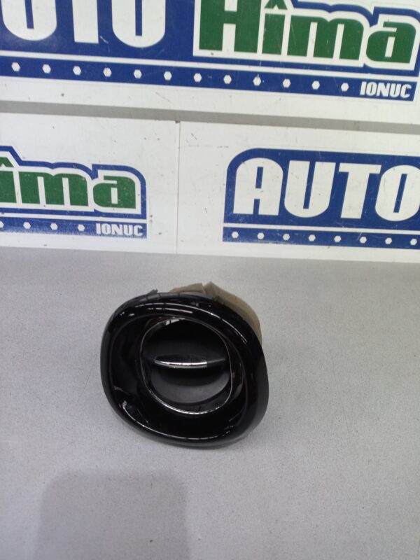 Grila aer bord stanga 687606325R Renault Trafic 3  2014-2020