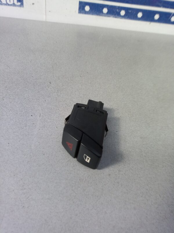 Buton avarii 61319161896 BMW Seria 5 F10  2010-2014