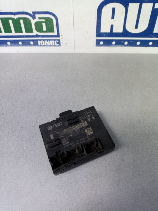 Calculator usa spate 4G8959795J Audi A4 B9 8W  2016-prezent