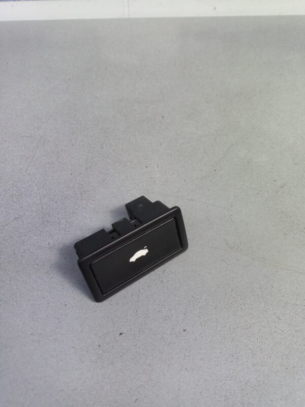 Buton inchidere portbagaj 3D0959831D Audi A6 4F (C6)  2004-2011