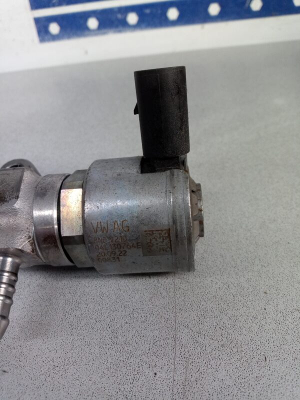 Regulator presiune combustibil 04L130764E 2.0 TDI Volkswagen Golf 8 (CD1) 2019-2022