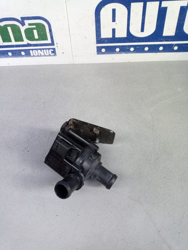 Pompa apa suplimentara 5Q0965561B Volkswagen Golf 8 (CD1)  2019-2022