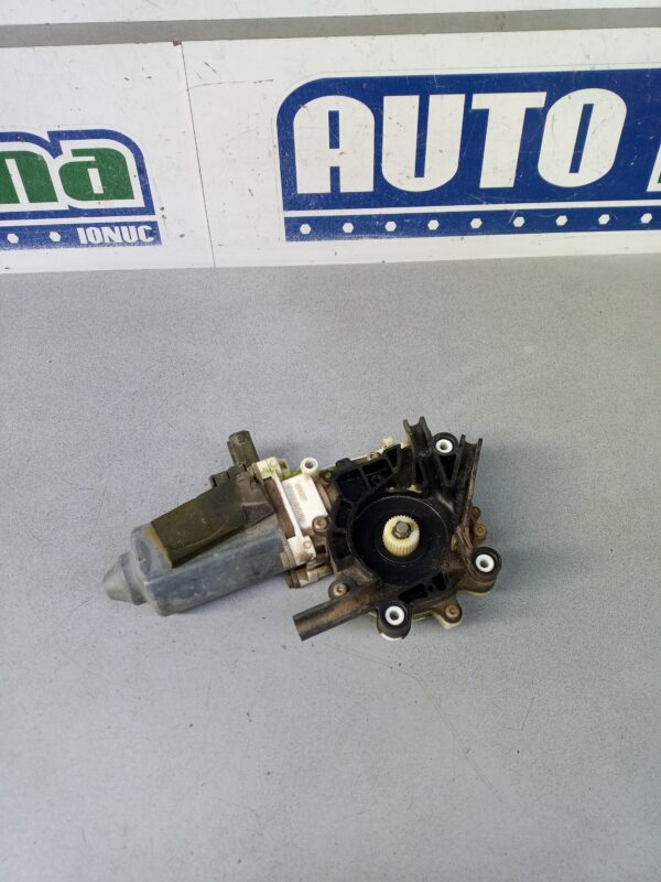 Motoras macara dreapta fata fara cod Land Rover Freelander 1 L314 1998-2006