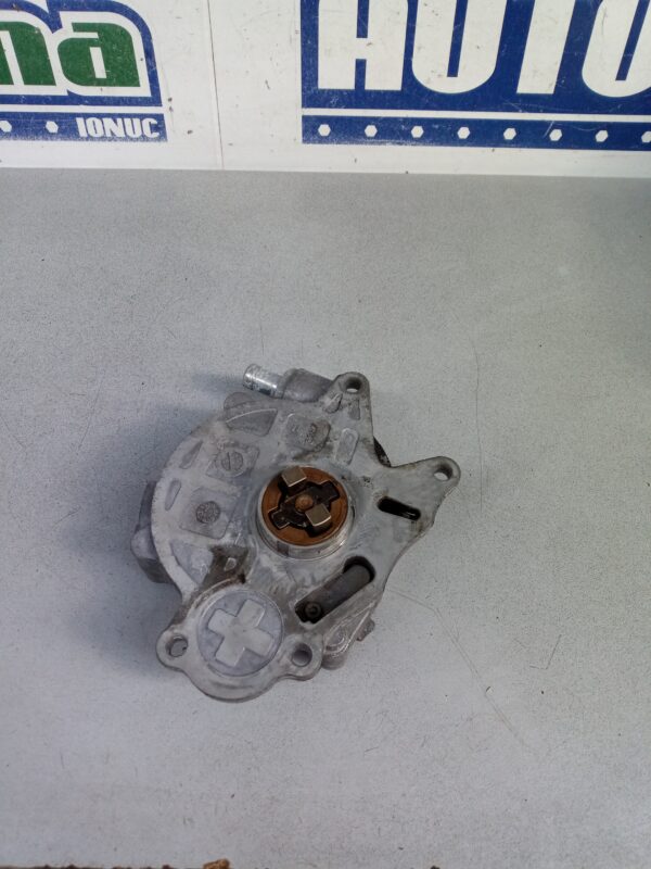 Pompa vacuum 03L145100G 1.6 TDI Volkswagen Golf 6 5K  2010-2015